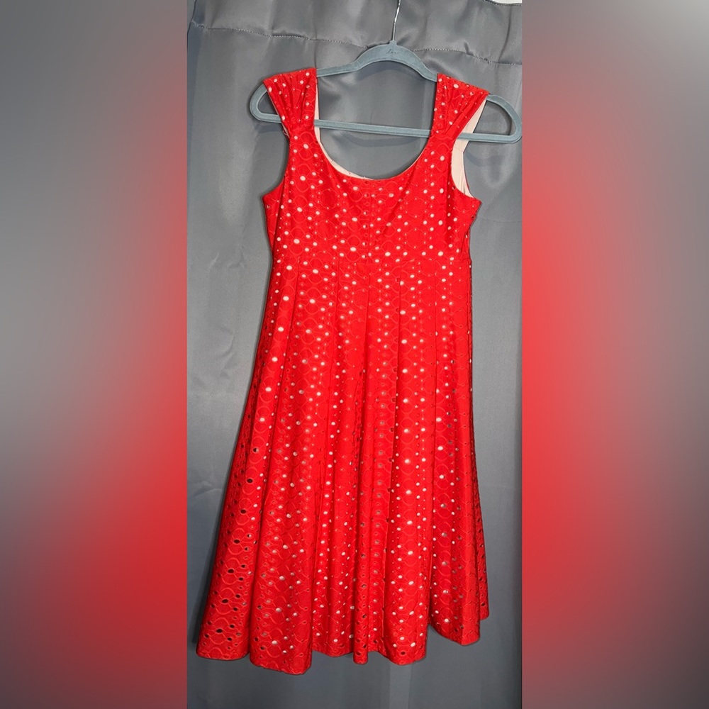 Built-in silky soft body con shape wear interior. comfy dress